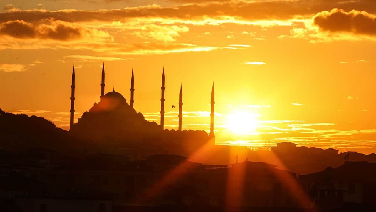 Foto - İstanbul'un son simgesi gün batımında büyüledi!