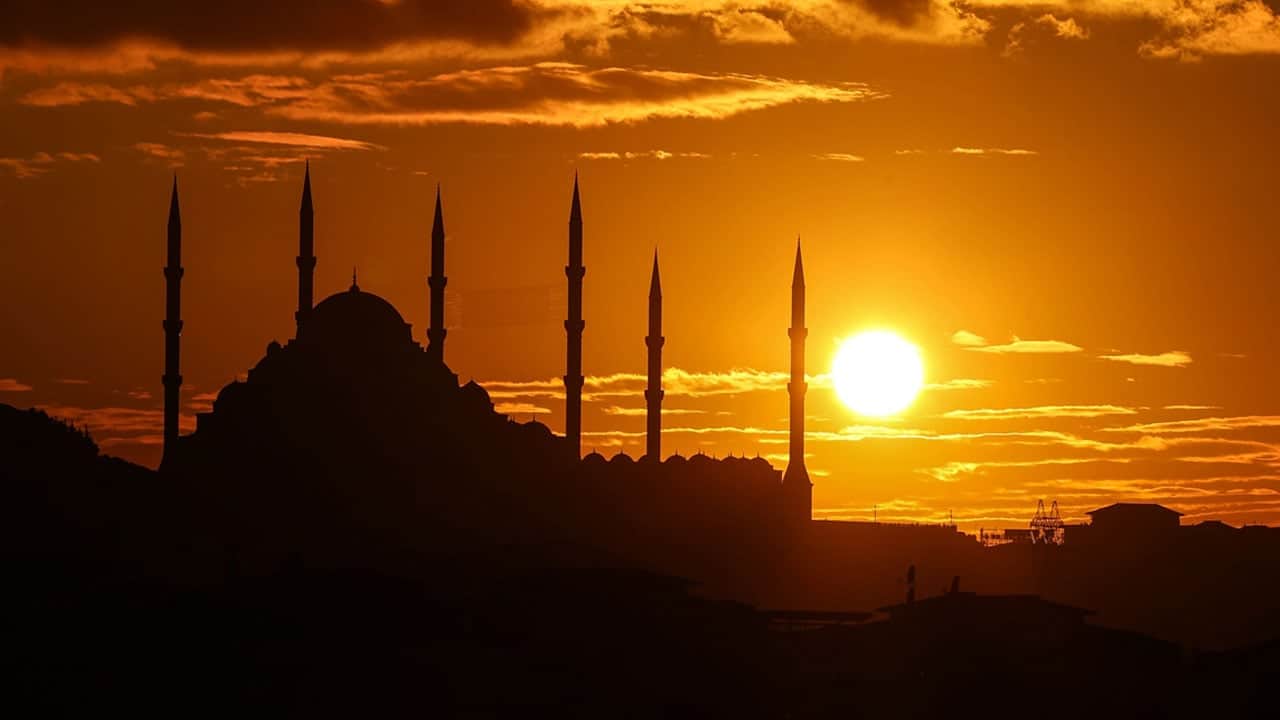 Foto - İstanbul'un son simgesi gün batımında büyüledi!