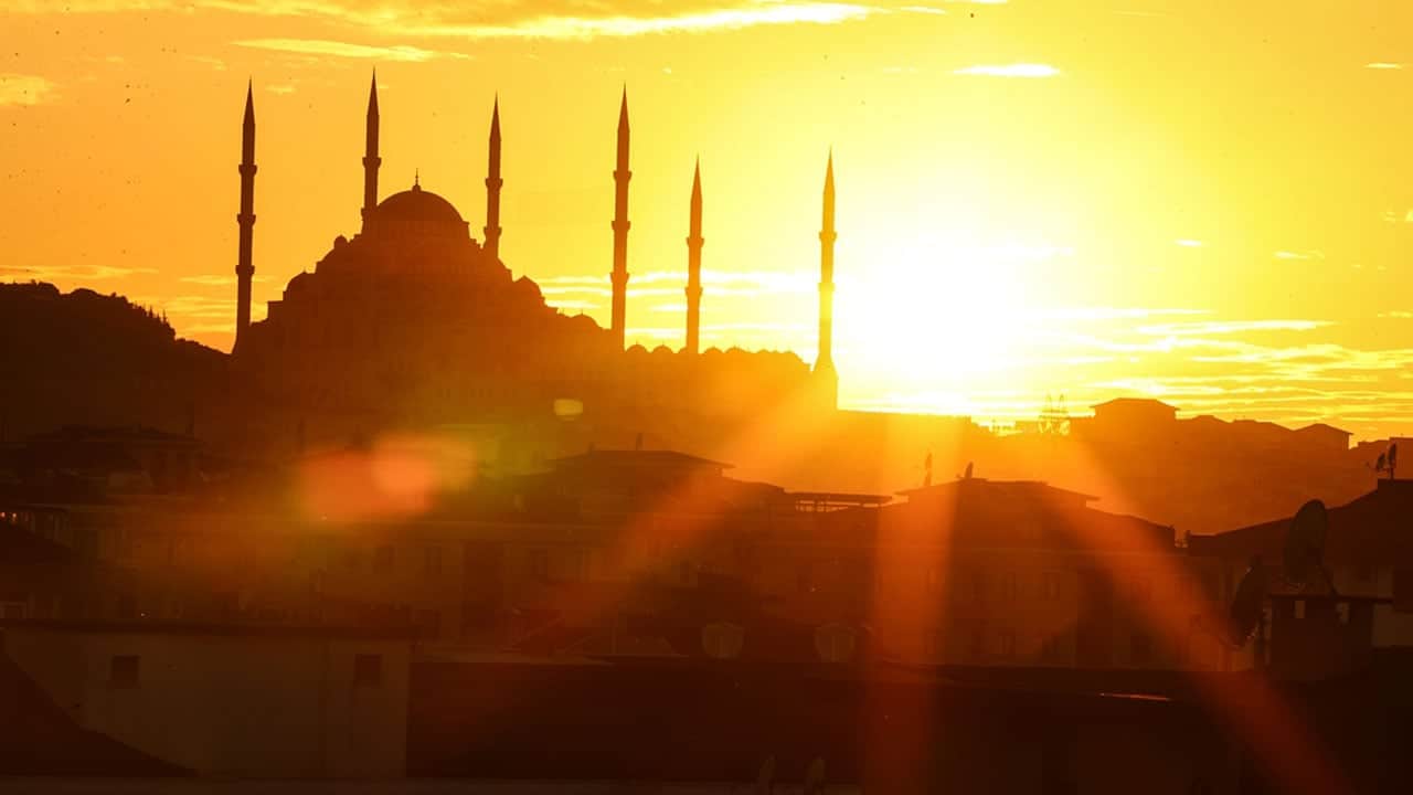 Foto - İstanbul'un son simgesi gün batımında büyüledi!