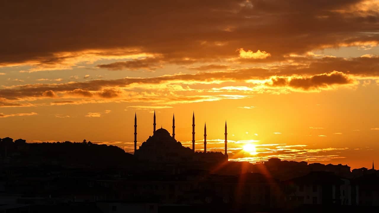 Foto - İstanbul'un son simgesi gün batımında büyüledi!