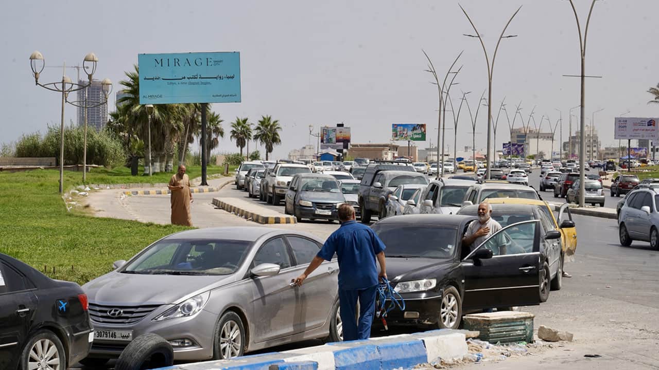 Foto - İşte emperyalistlerin kardeş coğrafyaları getirdiği nokta! Petrol zengini ülkede petrol kuyrukları