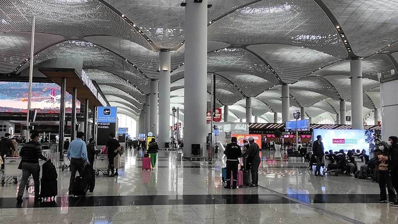 Foto - İstemezükçülerin yüzüne vurmaya devam! İstanbul Havalimanında sıradan bir hafta