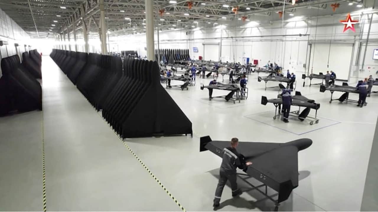 Foto - İstihbarat deşifre etti: İHA üretim fabrikasına gizlice 46 tonluk malzeme yağdırmış