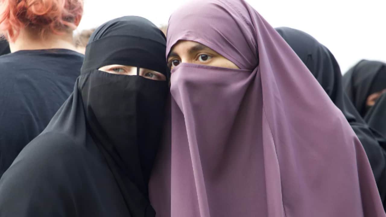 Foto - İtalya başbakanından haddini aşan sözler: Meloni’den burka ve başörtü yasağı