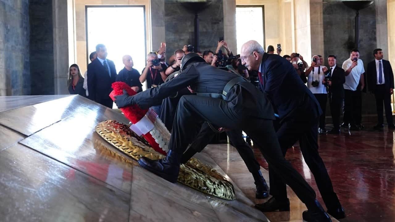 Foto - ‘İzin ver hırsızları, yolsuzları atalım’ Ata'sının huzurunda arınma sözü