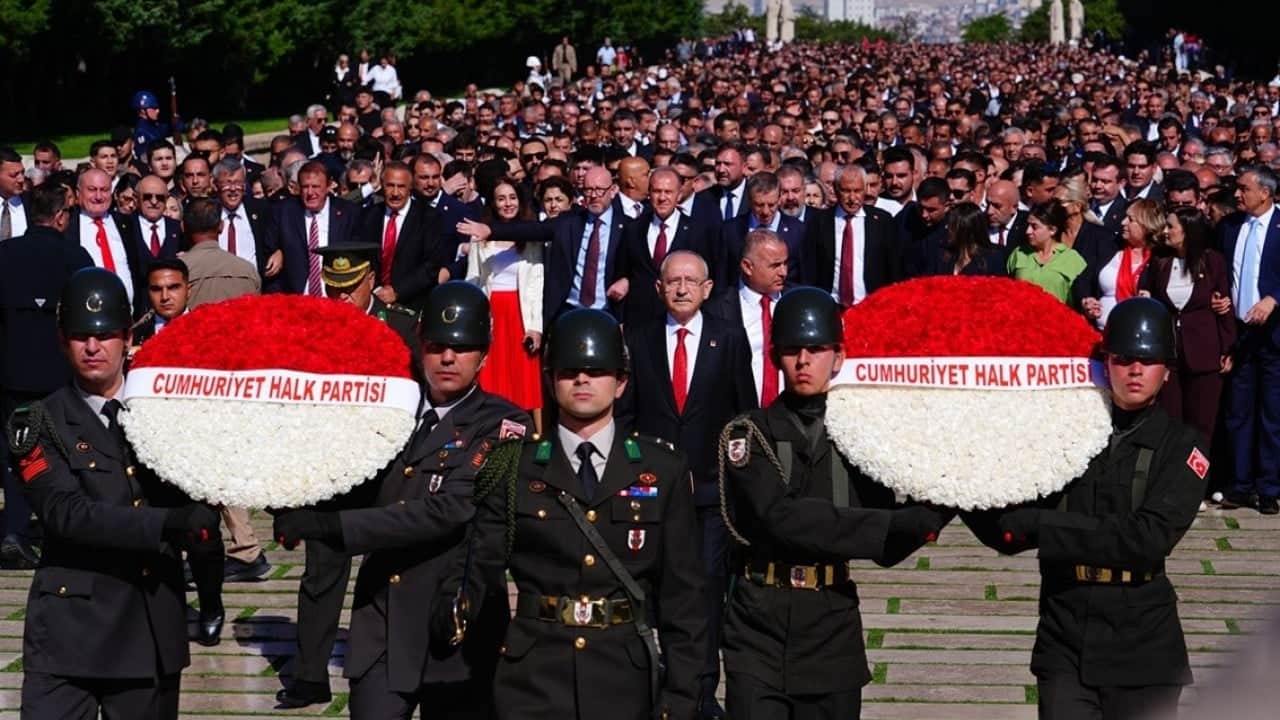 Foto - ‘İzin ver hırsızları, yolsuzları atalım’ Ata'sının huzurunda arınma sözü