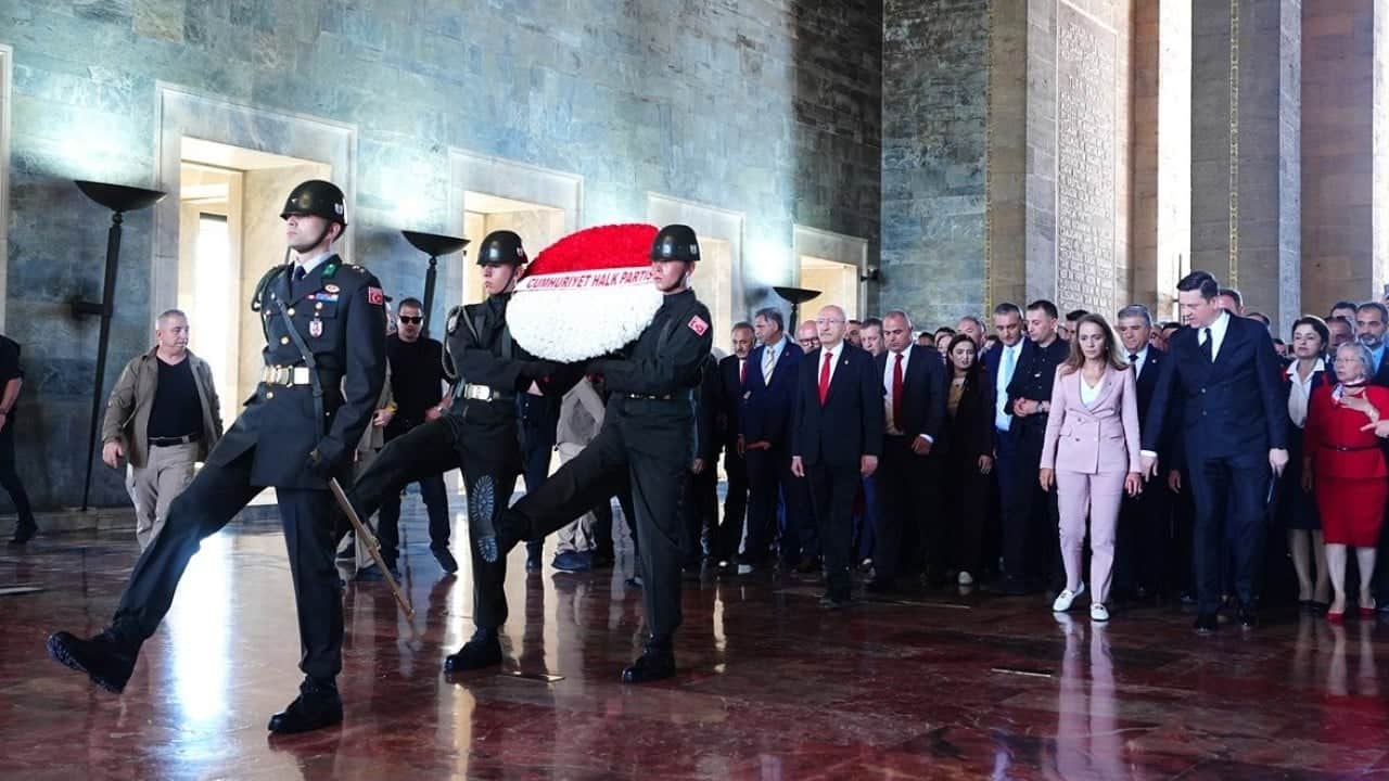 Foto - ‘İzin ver hırsızları, yolsuzları atalım’ Ata'sının huzurunda arınma sözü