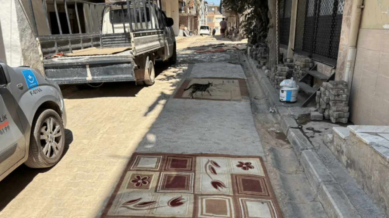 Foto - İzmir'de belediye kılını kıpırdatmadı: Vatandaş çareyi kendi buldu!