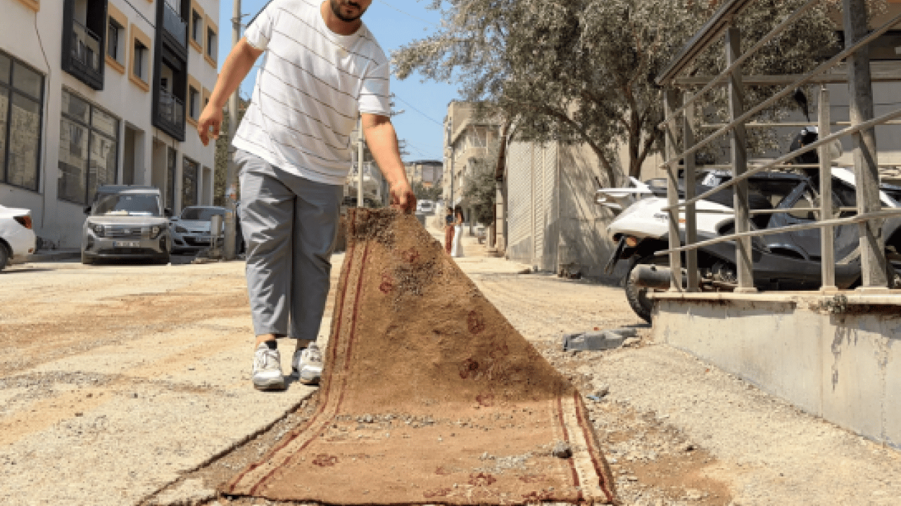 Foto - İzmir'de belediye kılını kıpırdatmadı: Vatandaş çareyi kendi buldu!