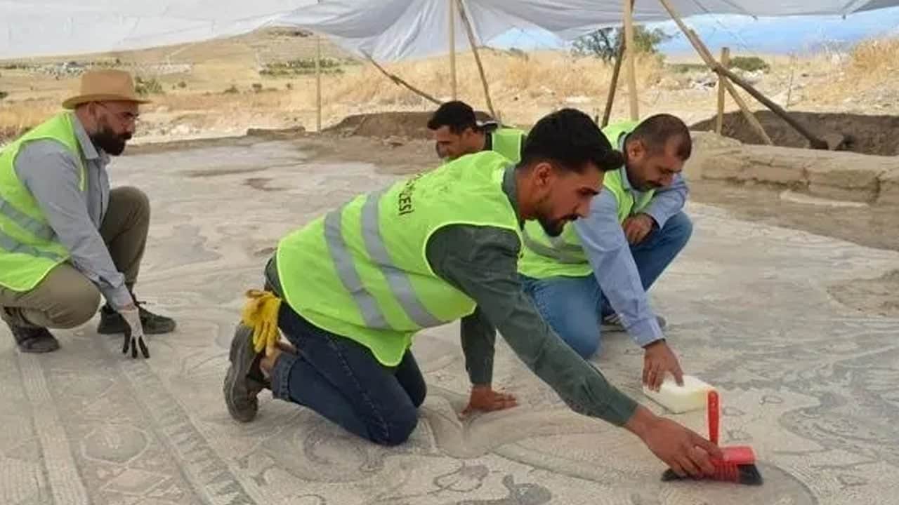 Foto - İzmir’in altındaki büyük sır ortaya çıktı! O tarihteki detayı görenler gözlerine inanamadı...