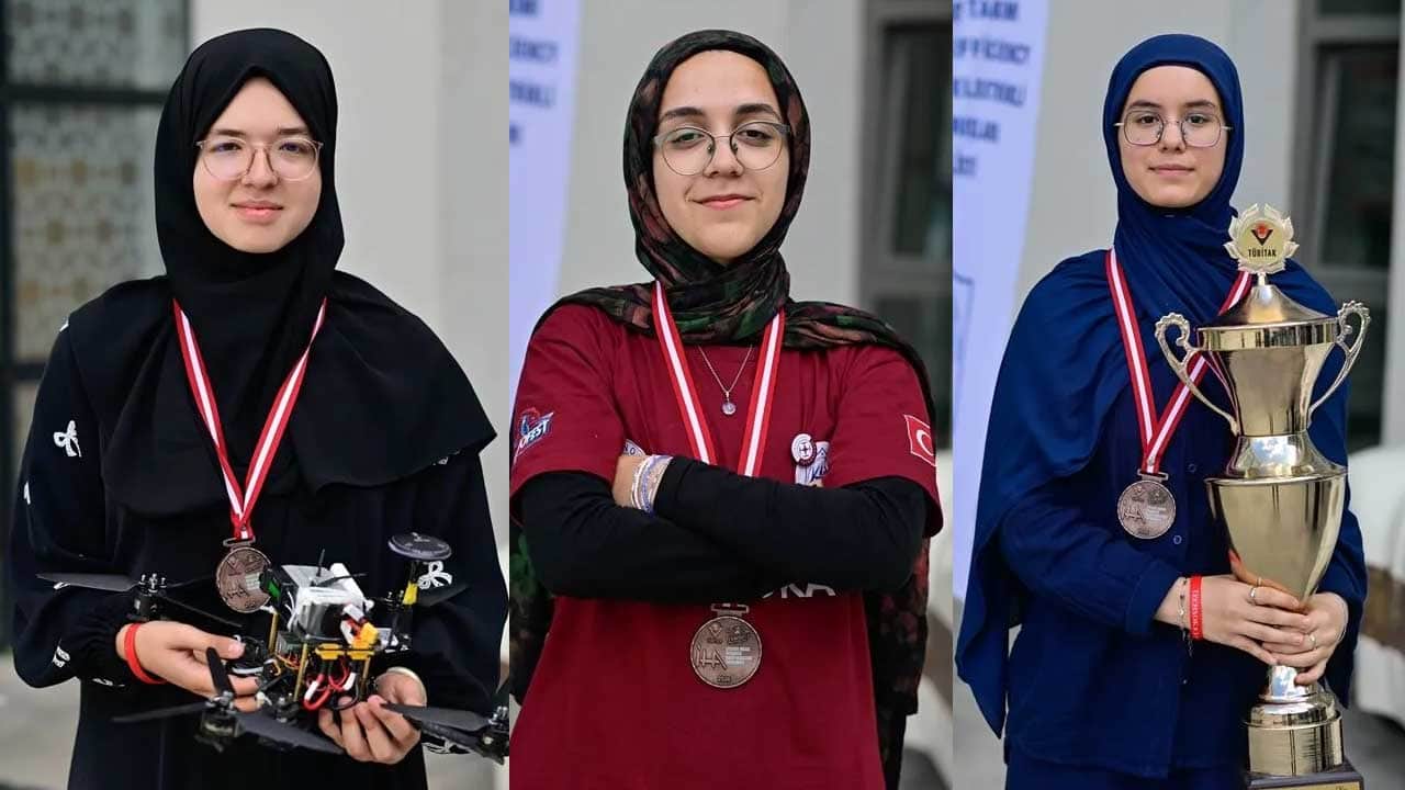 Foto - Kadıköy Anadolu İmam Hatip Lisesinin kız öğrencilerinden gururlandıran başarı