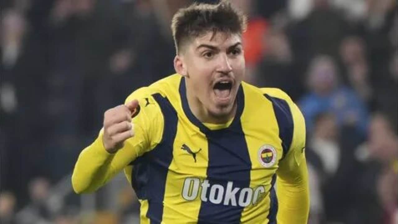 Foto - Kadıköy'de bomba iddia! Fenerbahçe eski yıldızını bitirdi!