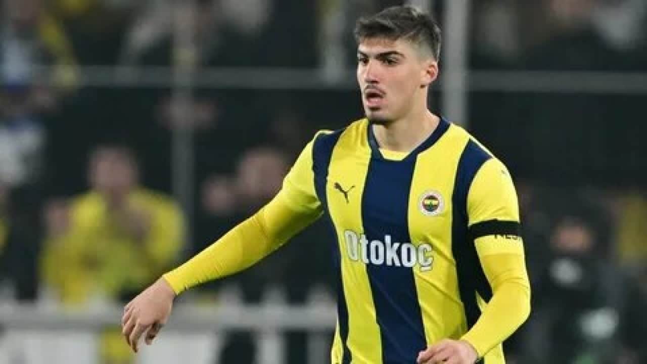 Foto - Kadıköy'de bomba iddia! Fenerbahçe eski yıldızını bitirdi!