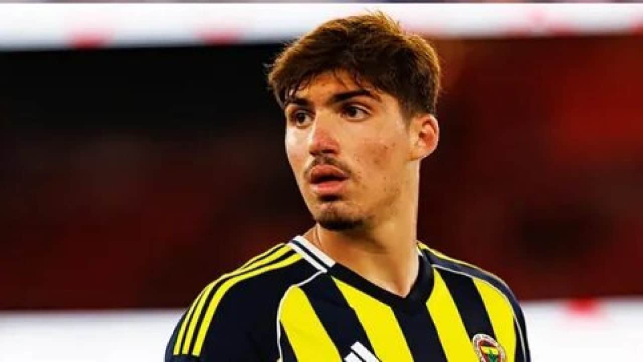 Foto - Kadıköy'de bomba iddia! Fenerbahçe eski yıldızını bitirdi!