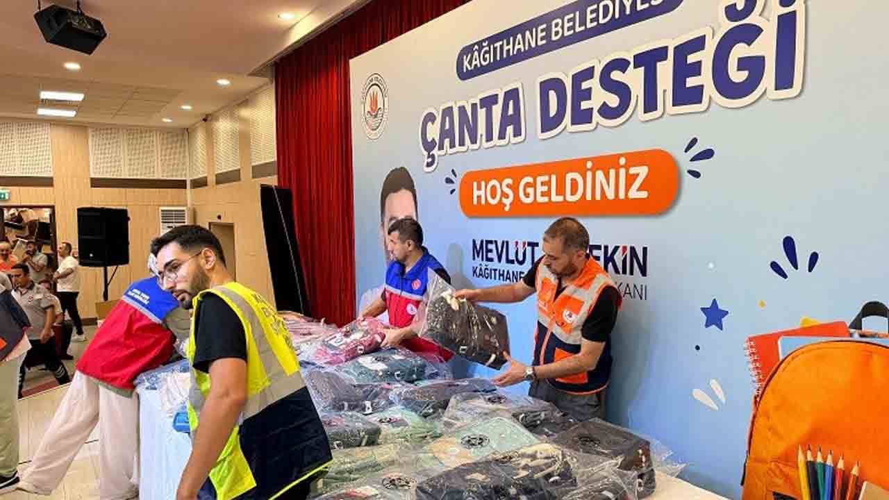 Foto - Kağıthane Belediyesi’nden eğitim seferberliği: Öğrencilere çanta ve kırtasiye desteği