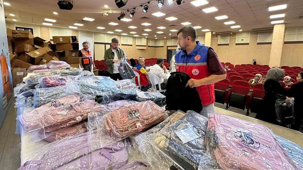 Kağıthane Belediyesi’nden eğitim seferberliği: Öğrencilere çanta ve kırtasiye desteği