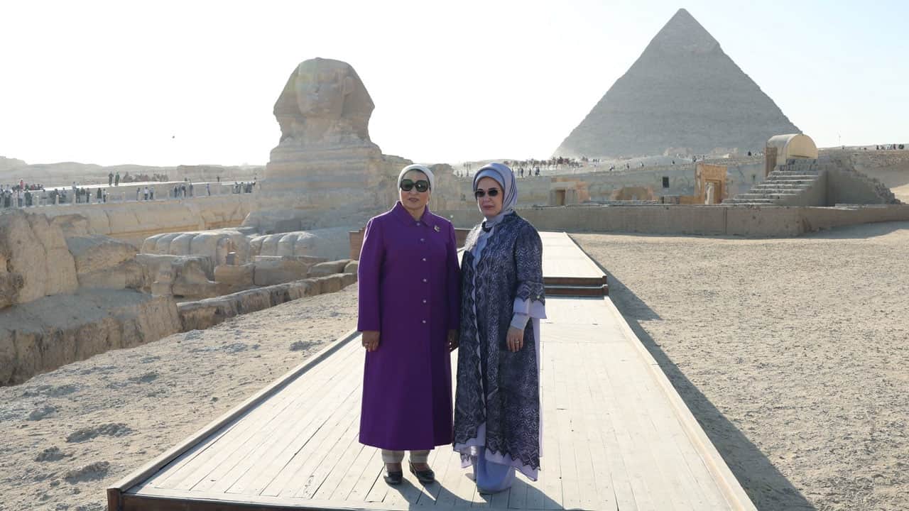 Foto - Kahire’de diplomasi trafiği! Emine Erdoğan, Entissar Amer ile bir araya geldi