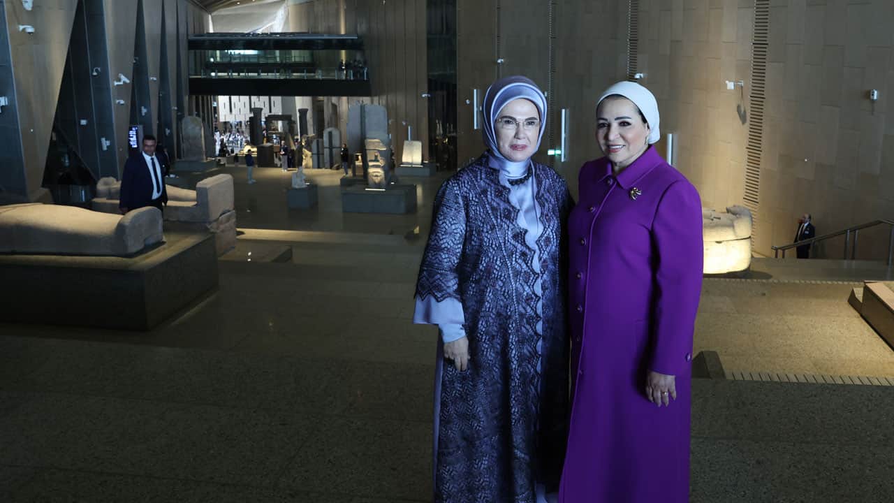 Foto - Kahire’de diplomasi trafiği! Emine Erdoğan, Entissar Amer ile bir araya geldi