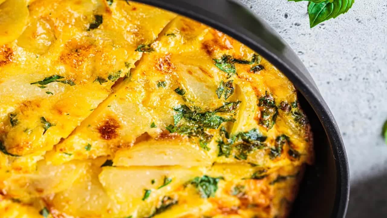  Kahvaltının en doyurucu tarifi: Patatesli omlet (çok pratik) : Bildiklerinizi unutturacak lezzet paha biçilemez