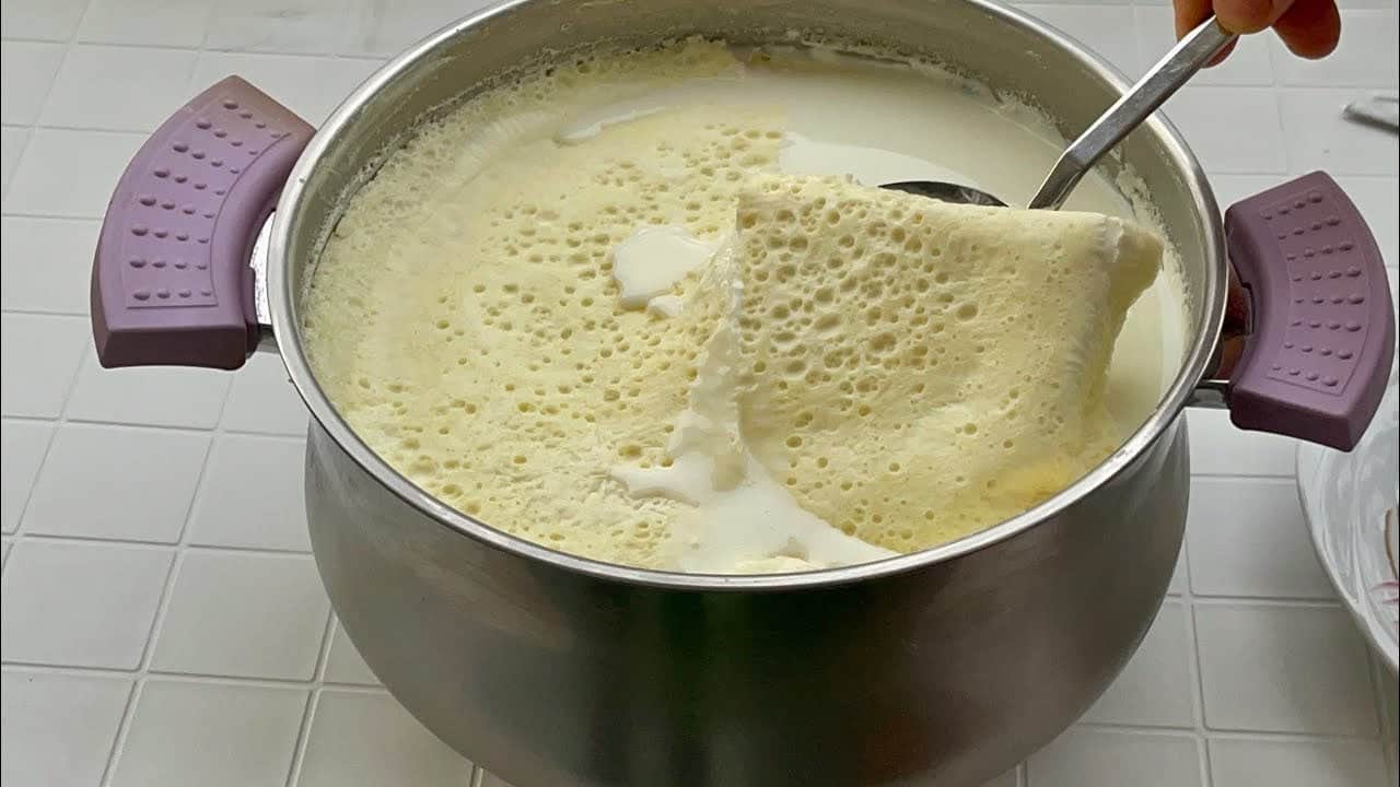 Foto - Kahvaltının vazgeçilmezi olan ekmeğin ve beyaz kaymağın uyumu: Ev yapımı kaymak nasıl yapılır?