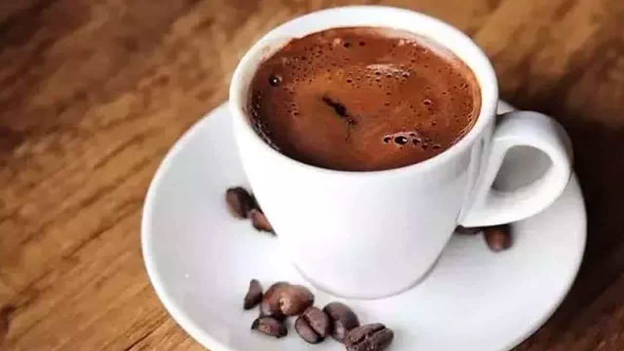 Kahveyi aç karnına içmek hata: Sadece Türk kahvesiyle güne başlayan yandı! Yeni çalışma... Haber geldi