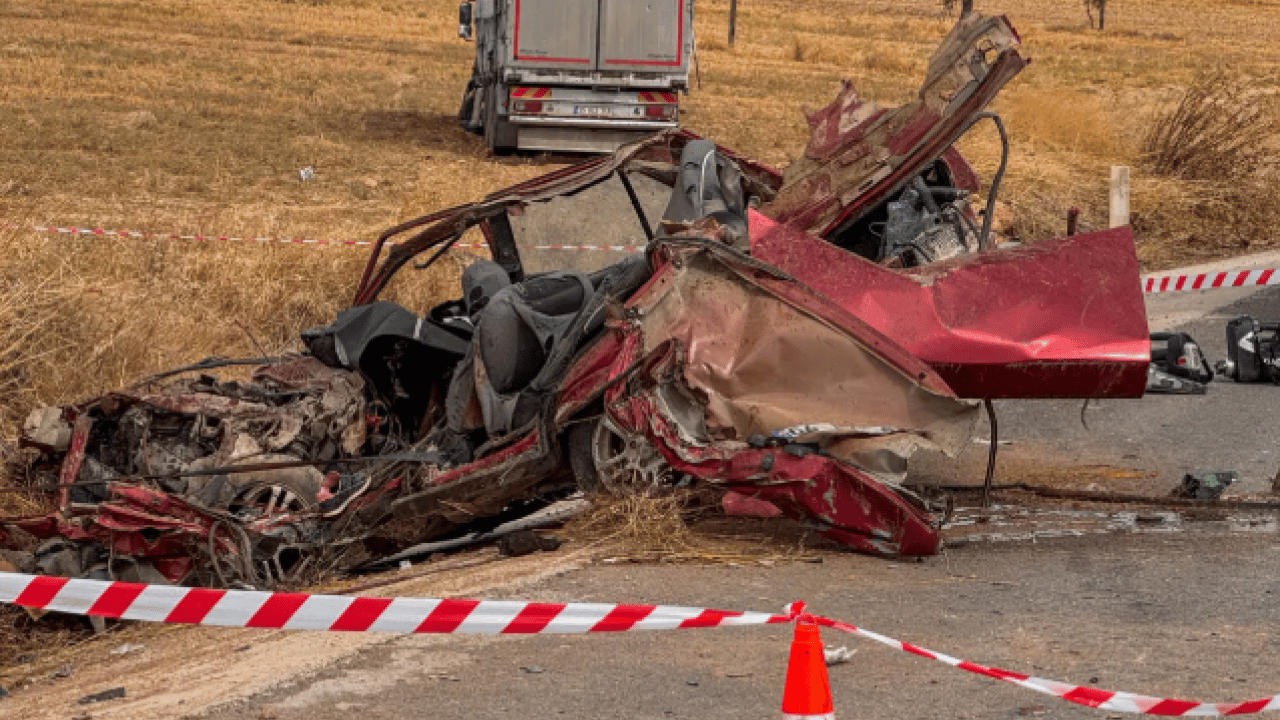 Foto - Kamyonet ile otomobil çarpıştı: Ölü ve yaralılar var!