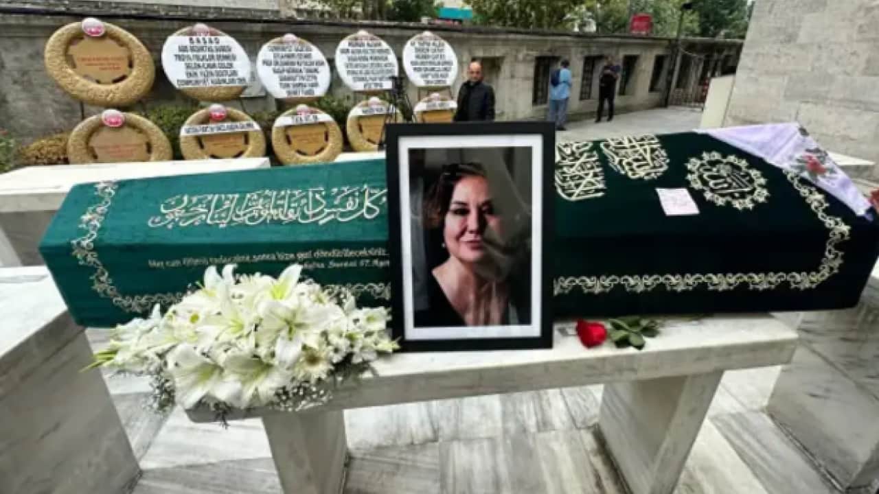 Kanserle olan savaşı kaybetti: Gülsen Tuncer son yolculuğuna uğurlandı!