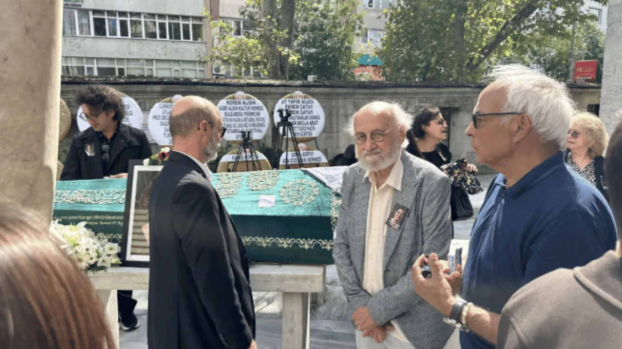Foto - Kanserle olan savaşı kaybetti: Gülsen Tuncer son yolculuğuna uğurlandı!