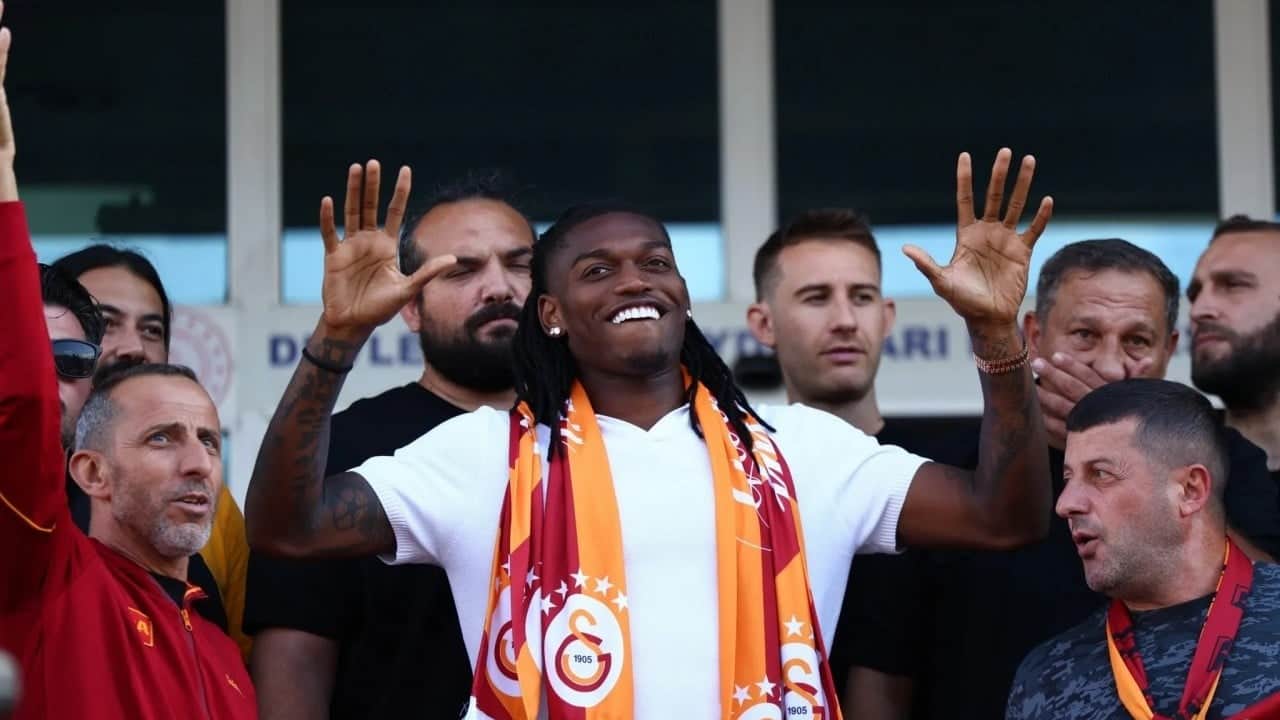 Foto - KAP açıklamasında yer almadı! Leao’nun sözleşmesinde özel madde