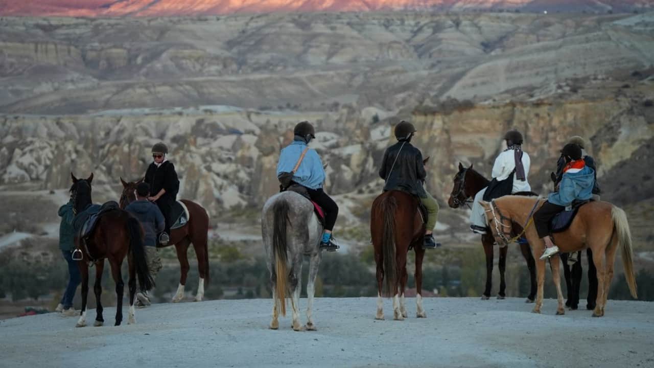 Foto - Kapadokya’da şimdi bu moda: Arazi araçları ve atlarla tur