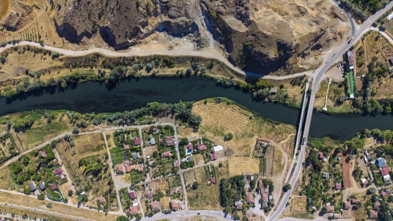 Foto - Kapaklar açıldı seviye arttı Kızılırmak hareketlendi kendine geldi