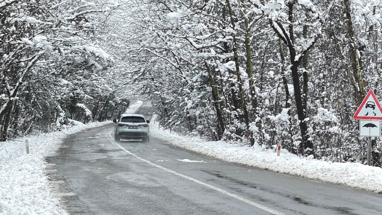 Foto - Kar yağınca masala döndü! "Ağaç tünel yol" büyüledi