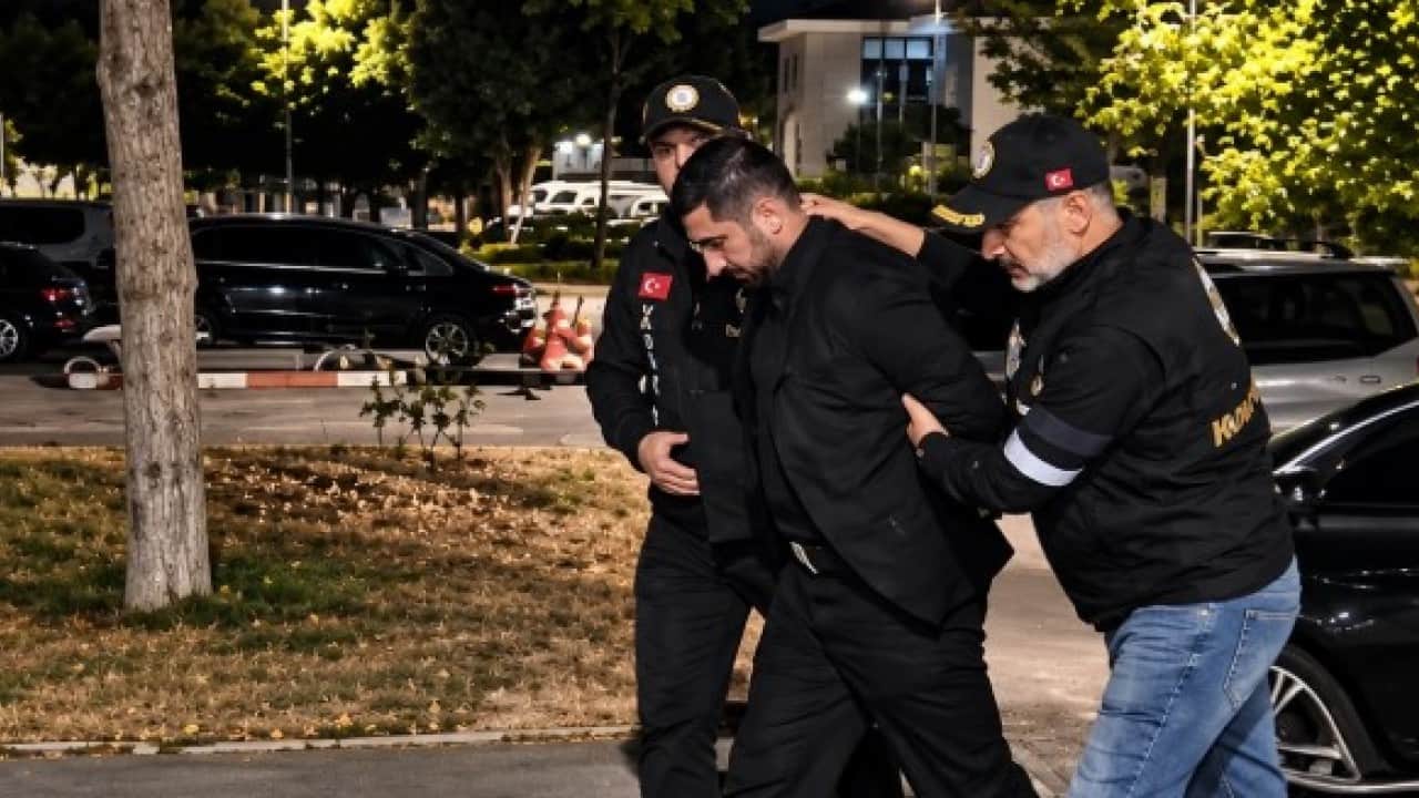 Foto - ‘Kara Haydar’dan milyonluk para trafiği! Kilolarca altınlı düğünün perde arkası ifşa oldu
