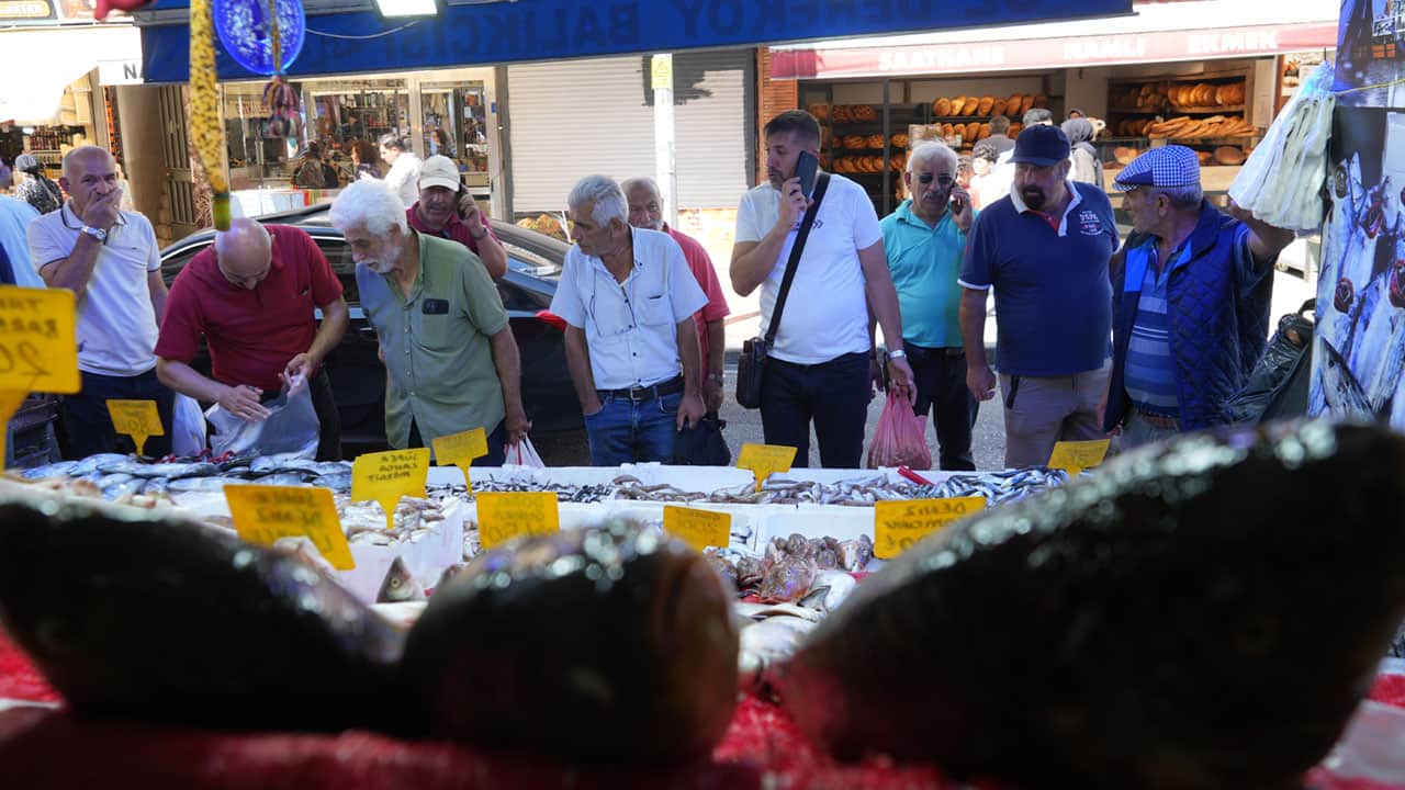 Foto - Karadeniz patladı: Palamut fışkırıyor! Tanesi 80 liraya, 4 tanesi 300 lira düştü 