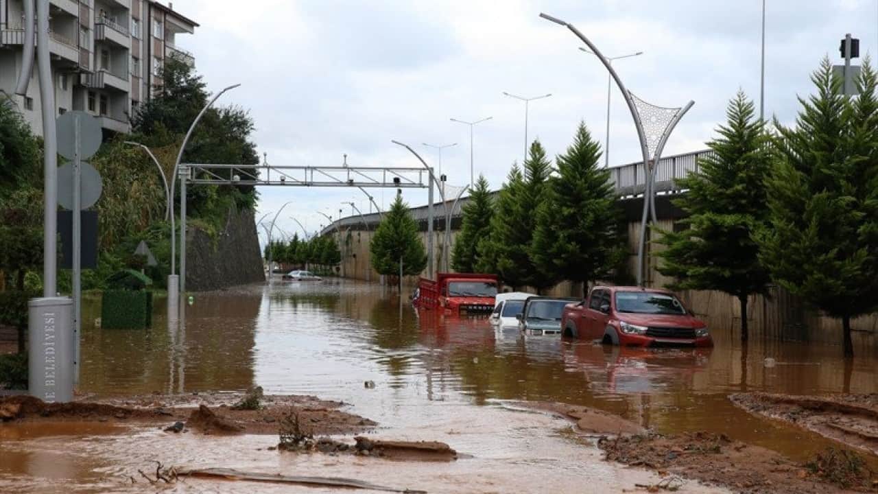 Foto - Karadeniz'de sağanak felaketi: Yollar çöktü, evler tahliye edildi