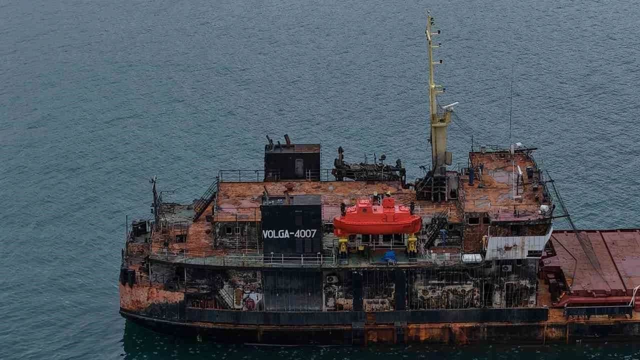 Foto - Karadeniz’deki Rusya-Ukrayna savaşı nedeniyle ticari gemilerden VOLGA-4007 Trabzon'da demirledi