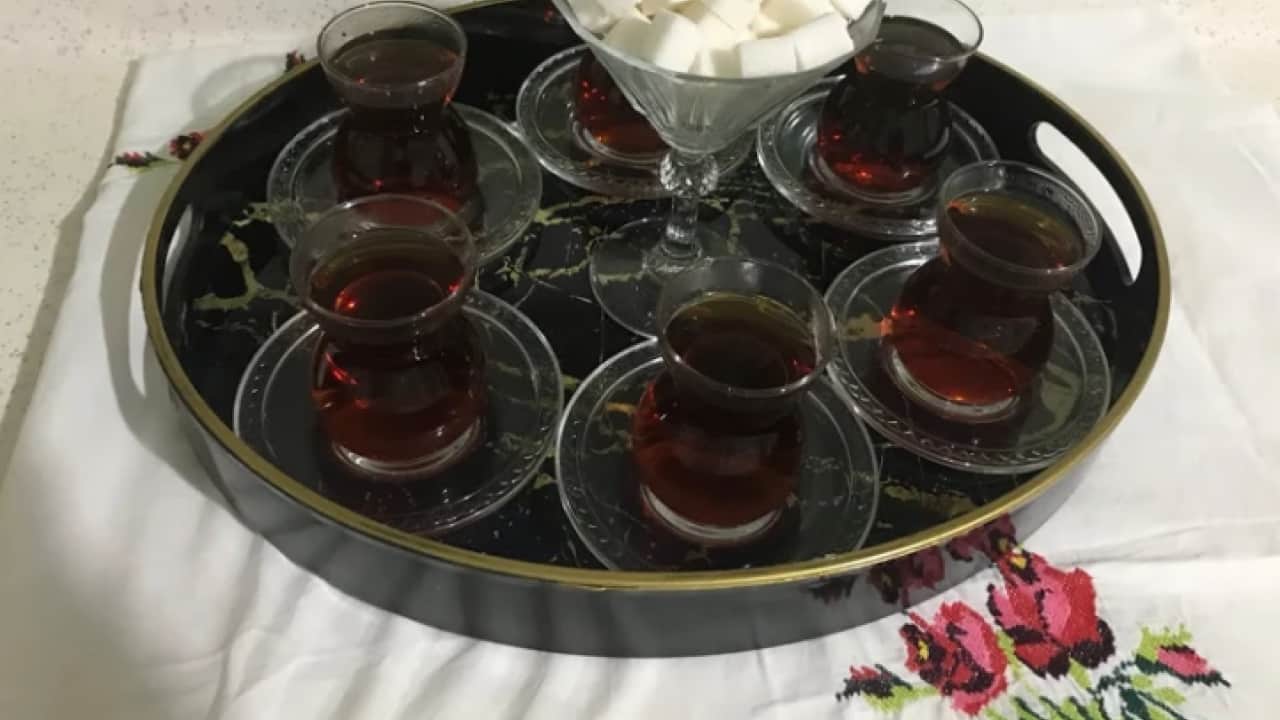 Karadenizlilerin sırrı ortaya çıktı: Çayın acısı nasıl azaltılır?