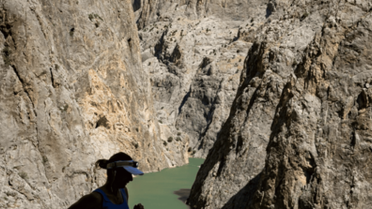 Foto - Karanlık Kanyon ve tarihi Eğin sokakları... Kemaliye'de doğanın kalbinde koşu heyecanı!