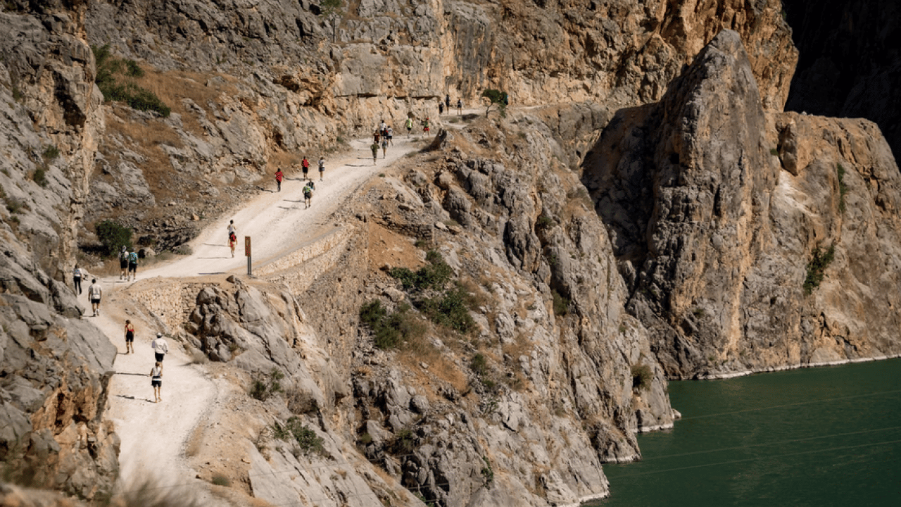 Foto - Karanlık Kanyon ve tarihi Eğin sokakları... Kemaliye'de doğanın kalbinde koşu heyecanı!