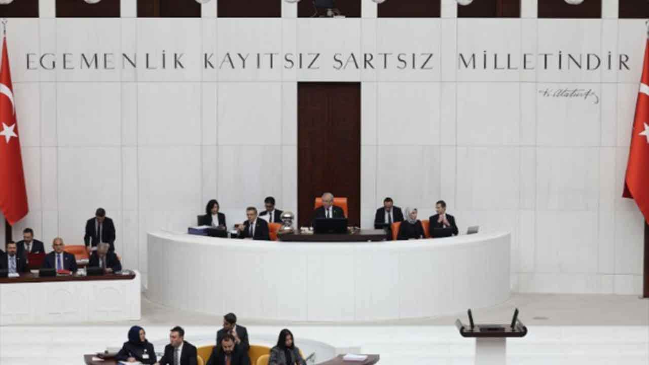 Foto - Karar’ın tesettürlü yazarı Saliha Sultan'ın derdine bakın