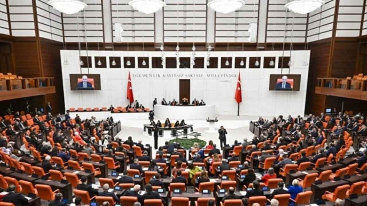 Foto - Karar’ın tesettürlü yazarı Saliha Sultan'ın derdine bakın