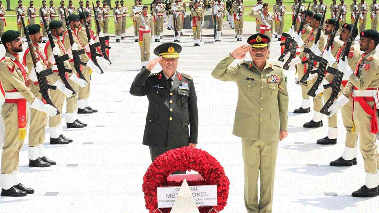 Foto - Kardeş ülke Pakistan ile askeri ittifak pekişiyor! Kara Kuvvetleri Komutanı Orgeneral Metin Tokel'den İslamabad'a çıkarma!