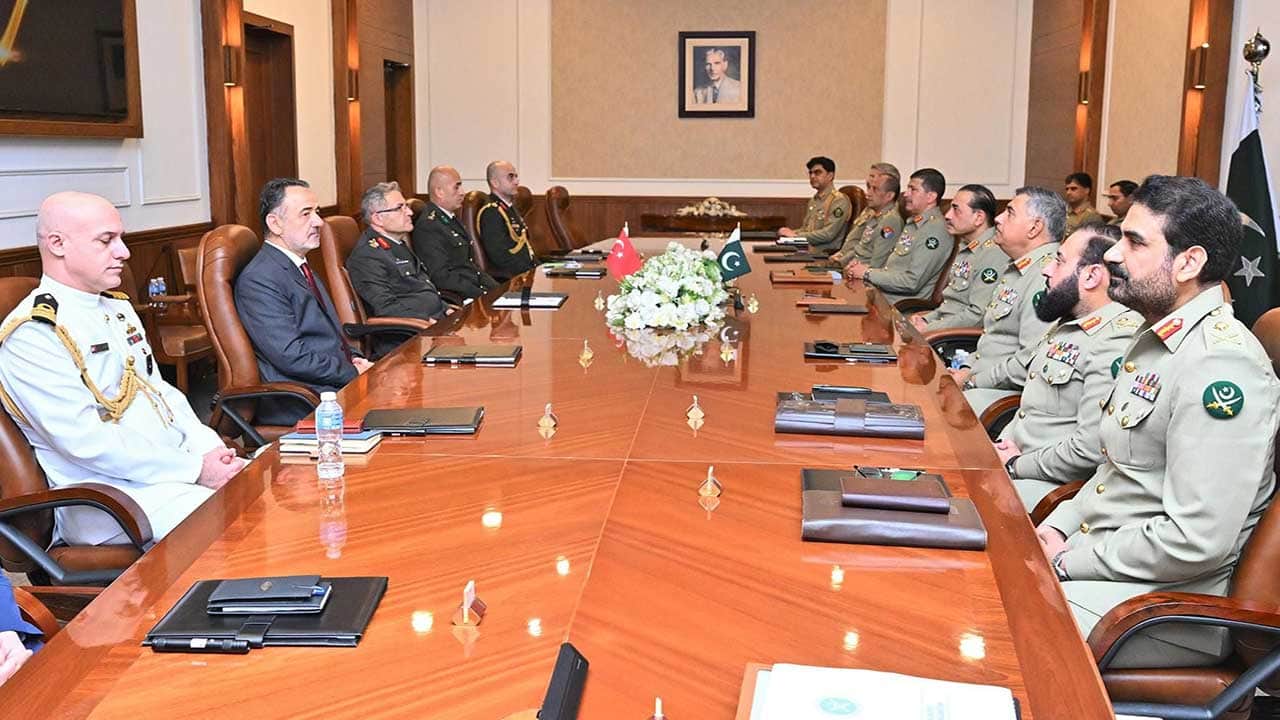 Foto - Kardeş ülke Pakistan ile askeri ittifak pekişiyor! Kara Kuvvetleri Komutanı Orgeneral Metin Tokel'den İslamabad'a çıkarma!