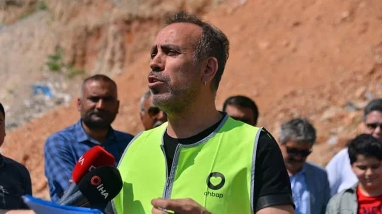 Foto - Kardeşinden Haluk Levent’e olay mesajlar: "Senin ben şerefini s....." 