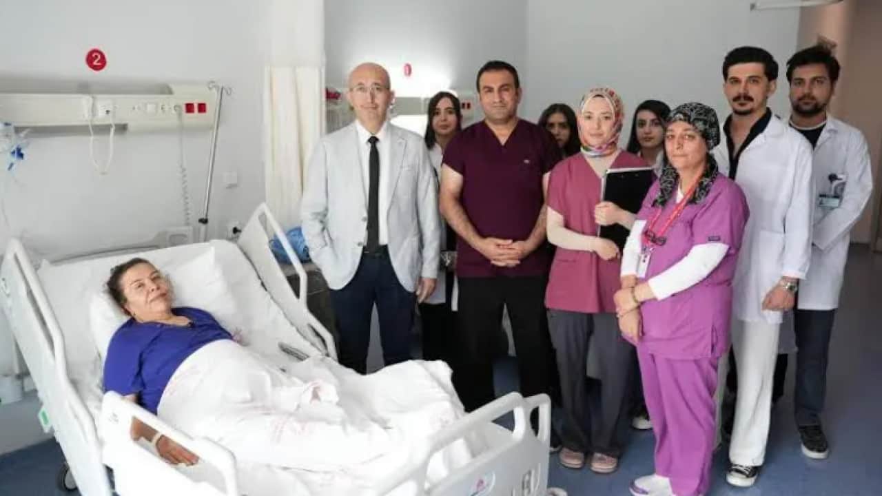 Foto - Karın ağrısıyla doktora gitti, gerçeği görünce şaşkına döndü! Tam 15 kilo çıkarıldı