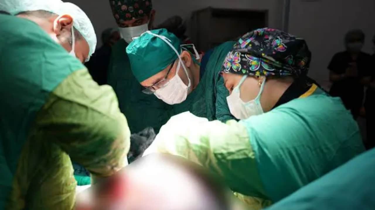 Foto - Karın ağrısıyla doktora gitti, gerçeği görünce şaşkına döndü! Tam 15 kilo çıkarıldı