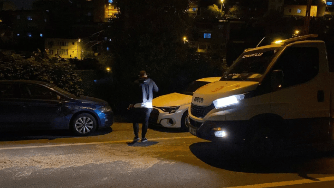 Foto - Karşı yönden gelen araç sıkıştırdı: 6 aracı birden biçti!