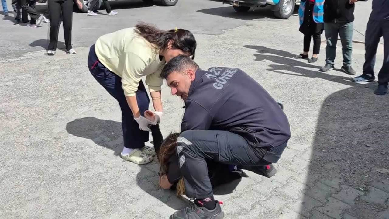 Foto - Kars'ta gerçeği aratmayan deprem tatbikatı! 6.5 büyüklüğündeki senaryo tüyler ürpertti!