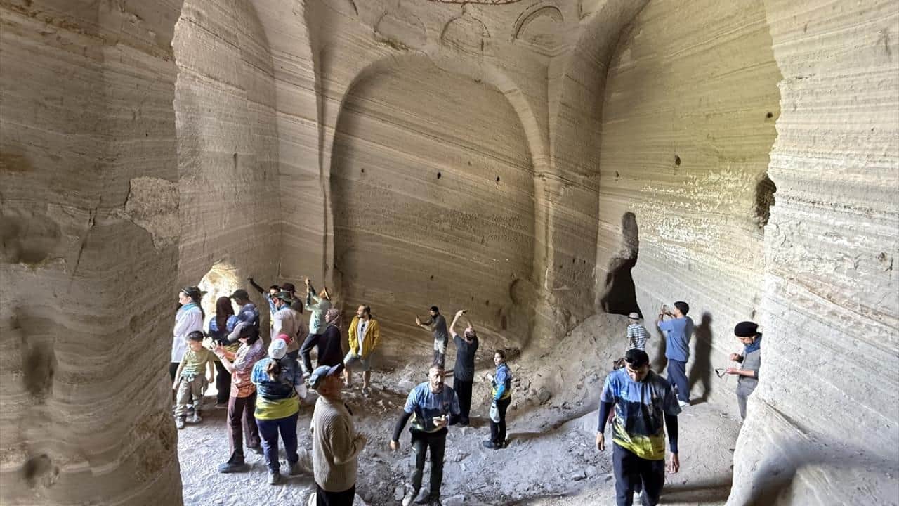 Foto - Kars’ta kayalara oyulmuş! Orta Çağ'ın izlerini taşıyor