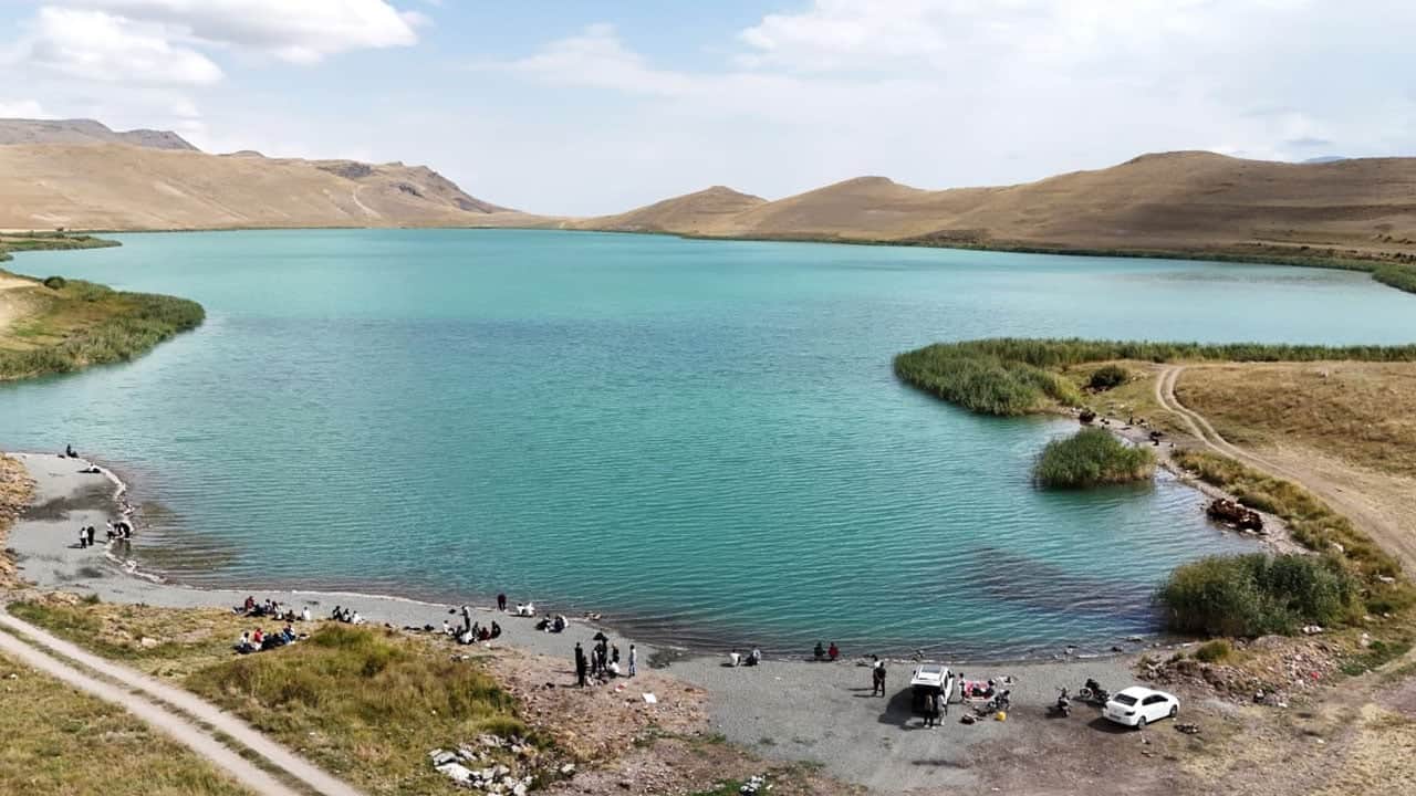 Kars’taki Deniz Gölü ilgi odağı! 1898 rakımda çevre temizliği